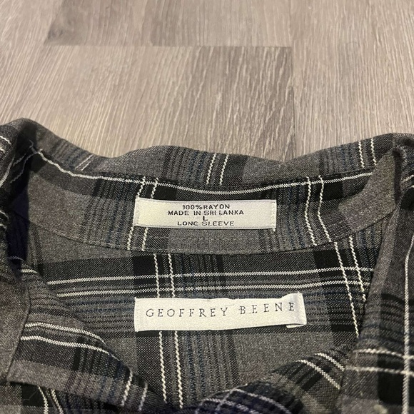 Geoffrey Beene button up - Picture 3 of 3